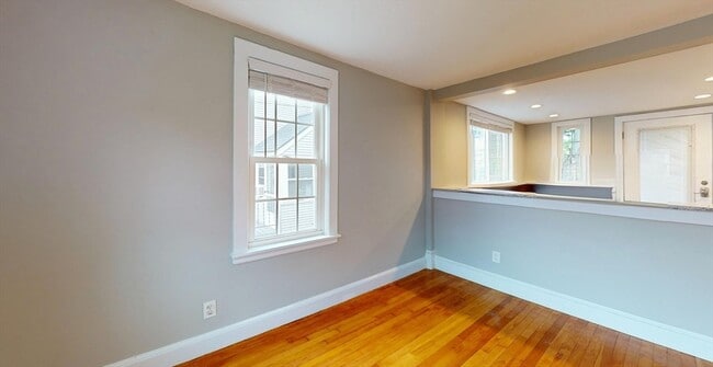 Building Photo - 55 Brentwood St