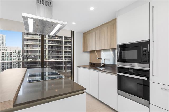 Building Photo - 1000 Brickell Plz