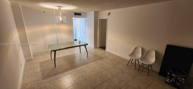 Building Photo - 20379 W Country Club Dr