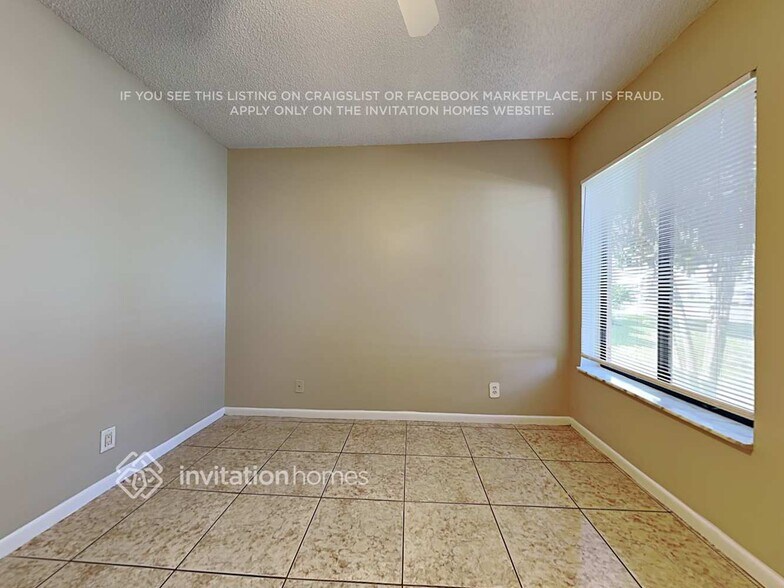 Building Photo - 330 Apache Ln