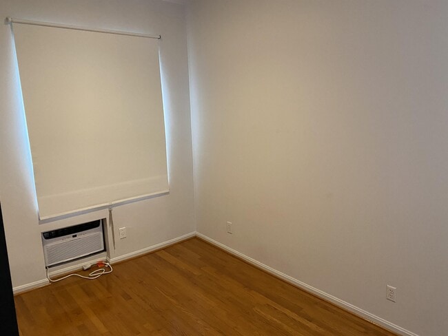 Building Photo - 1415 Chapin St NW
