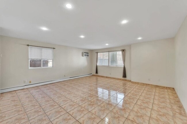Building Photo - 226 49th St