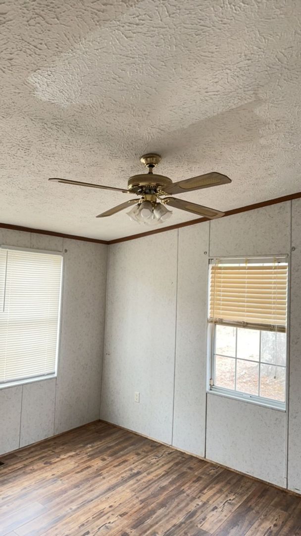 Building Photo - 502 Wagon Wheel Rd