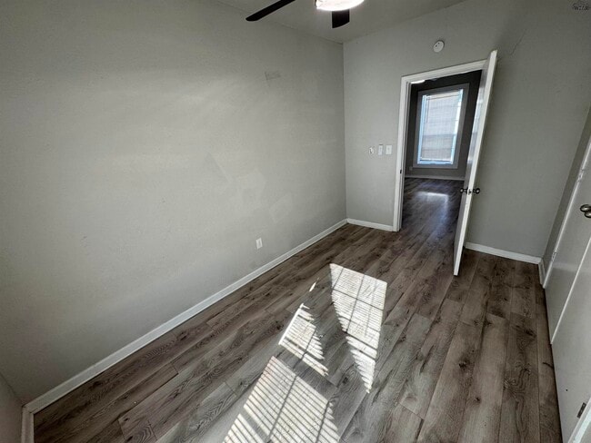 Building Photo - 1904 Grant St