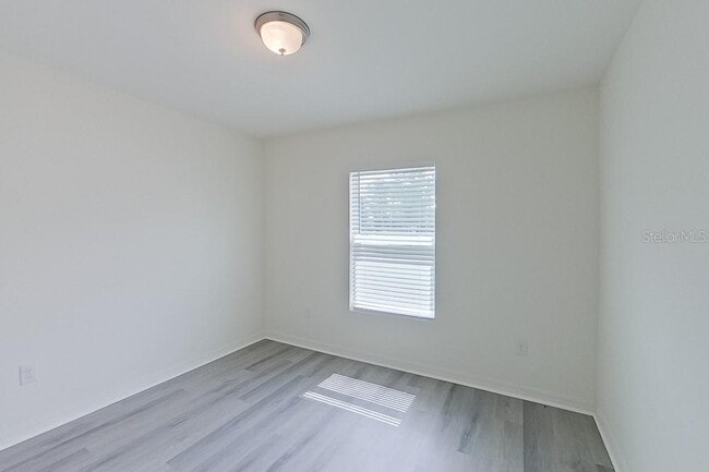 Building Photo - 1128 Hayes Ave S