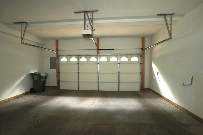 Building Photo - 217 Anniston Ct