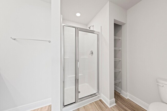 Building Photo - 1027 McLaren Cir