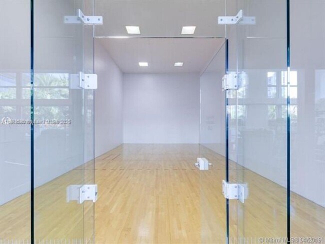 Building Photo - 2950 NE 188th St