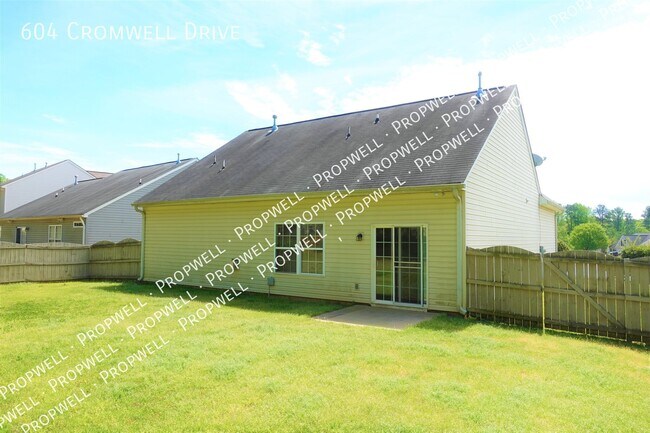 Building Photo - 604 Cromwell Dr