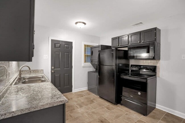 Building Photo - Sherwood Forest Living / 810 sqft / Monitored Alarm