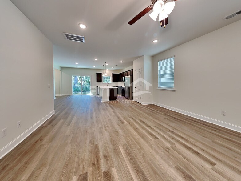 Building Photo - 1617 Lamplighter Ln