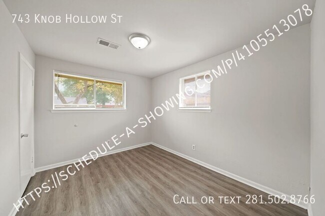 Building Photo - 743 Knob Hollow St