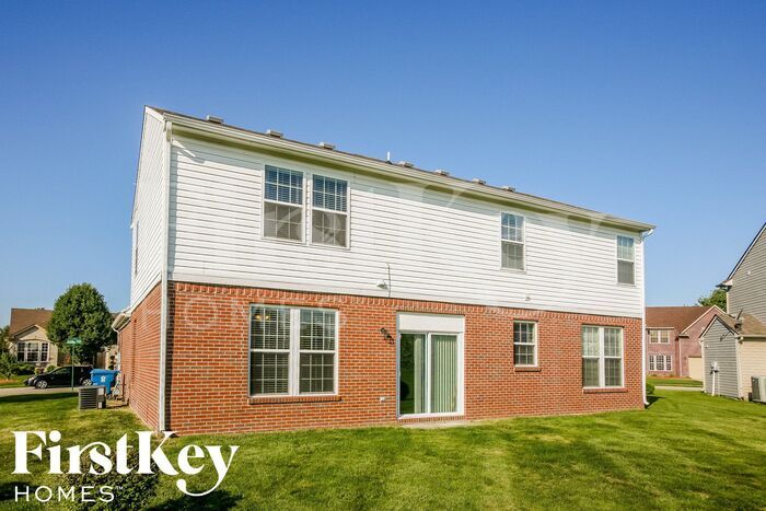 Building Photo - 2547 Greythorne Dr