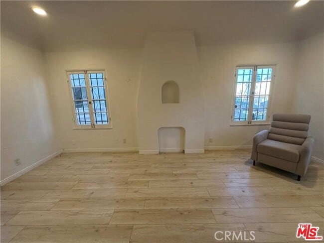 Building Photo - 221 S Tower Dr