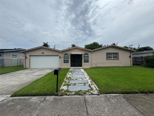 Primary Photo - 115 Sierra Dr