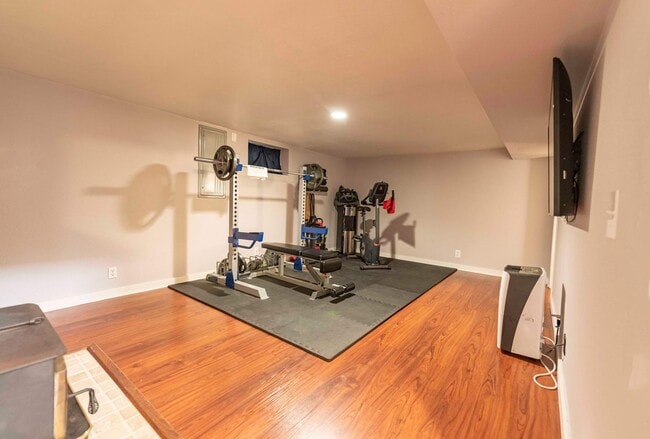 Building Photo - 3-Bedroom Bremerton Classic close to PSNS and Ferries