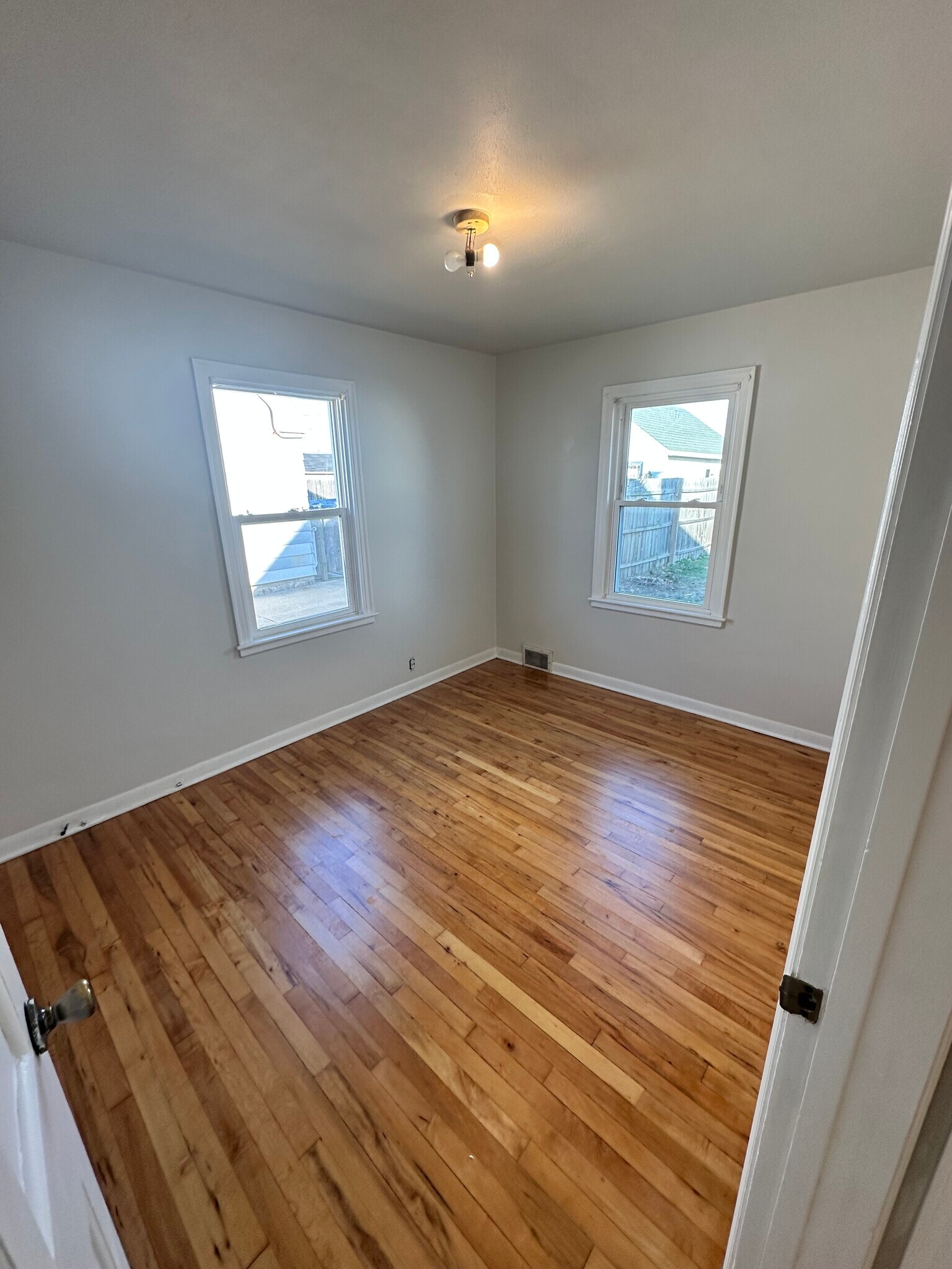 Building Photo - 1302 Kingston Ave