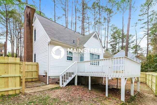 Building Photo - 3 Bedroom Pet-Friendly Home in RALEIGH, NC with Main Street Renewal