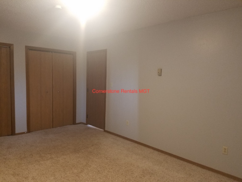 Building Photo - 918 9th Ave SE