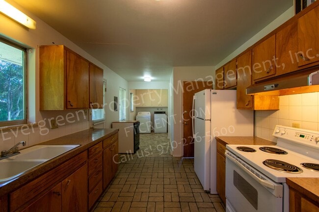 Building Photo - 1117 Fairview Dr