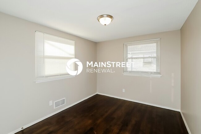 Building Photo - 4037 N Spruce Ave
