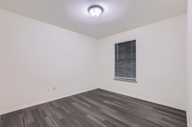 Building Photo - 5521 Victory Gallop Dr