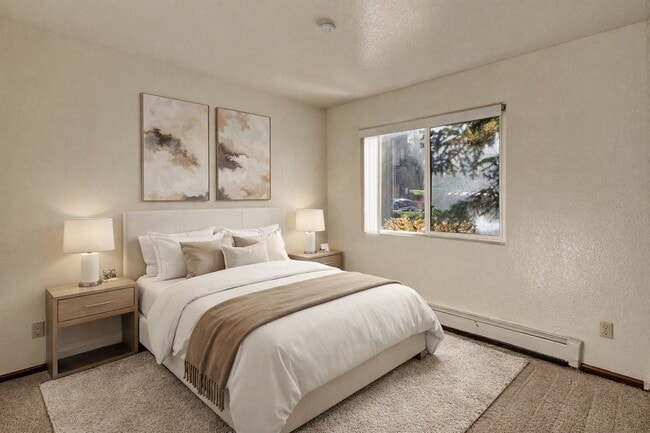 Building Photo - Ladera Villa