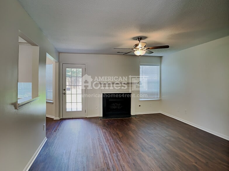 Building Photo - 915 Brisley Cir