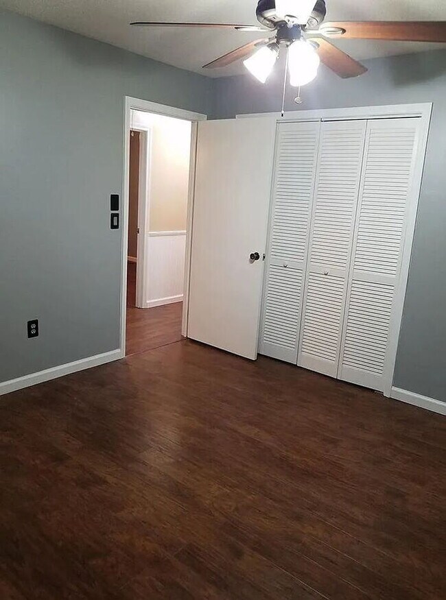 Building Photo - "Charming 3-Bedroom Home in Anderson with Modern Comforts!"