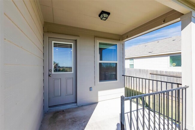 Building Photo - 730 Carol Dr