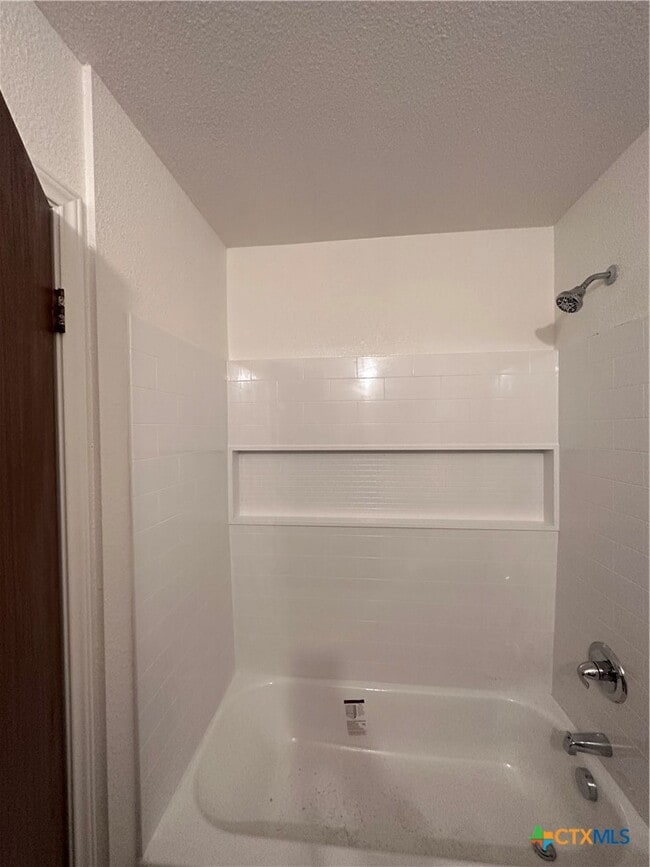 Building Photo - 1417 Janet Ln