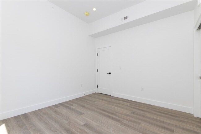 Building Photo - 630 Dorchester Ave