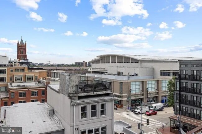 Building Photo - 907 N St NW