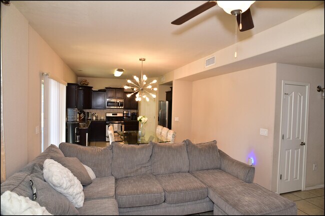 Building Photo - 6246 Viale Del Sol Ave