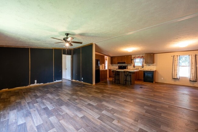 Building Photo - 636 South St