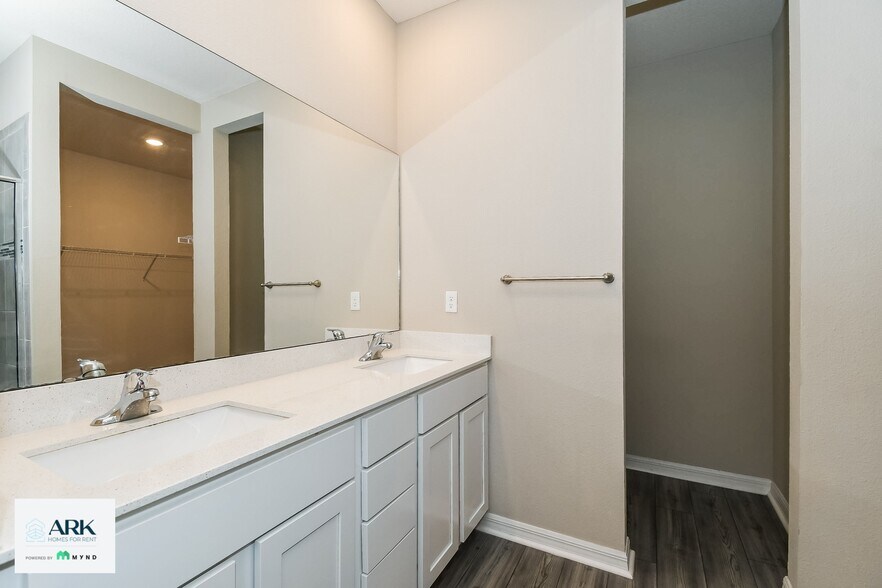 Building Photo - 337 Fellbrook Dr