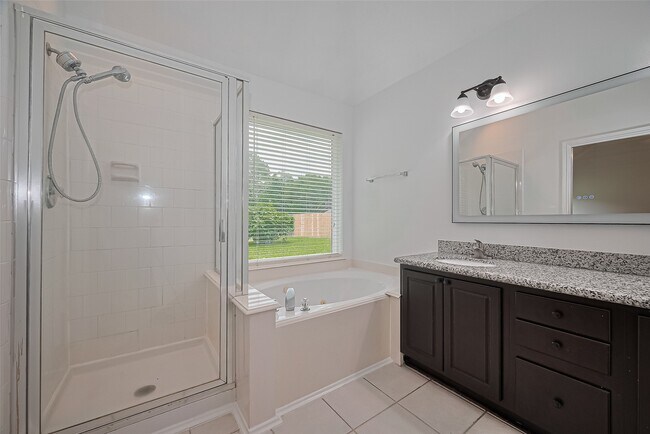 Building Photo - 11042 Sentry Ct