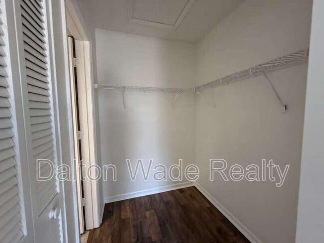 Building Photo - 2045 Sunset Grove Ln