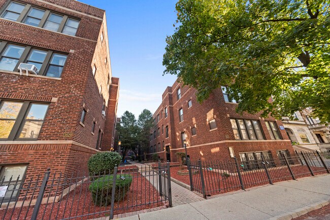 Building Photo - 3825 N Fremont St