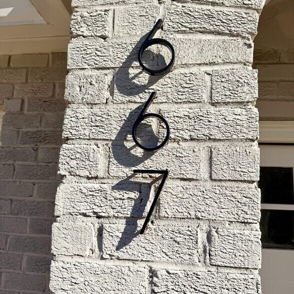 Building Photo - 667 Francis Pl NW