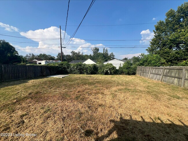 Building Photo - 2307 Medford Ln