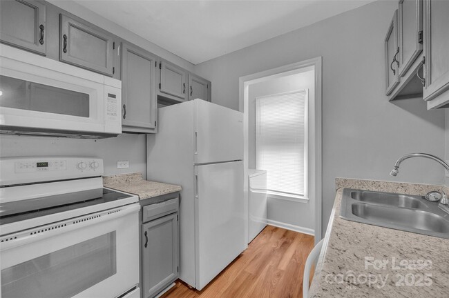 Building Photo - 3142 Driftwood Dr