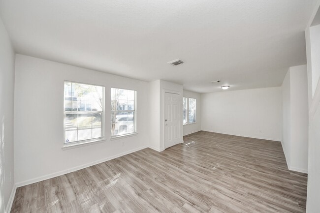 Building Photo - 20623 Patriot Park Ln