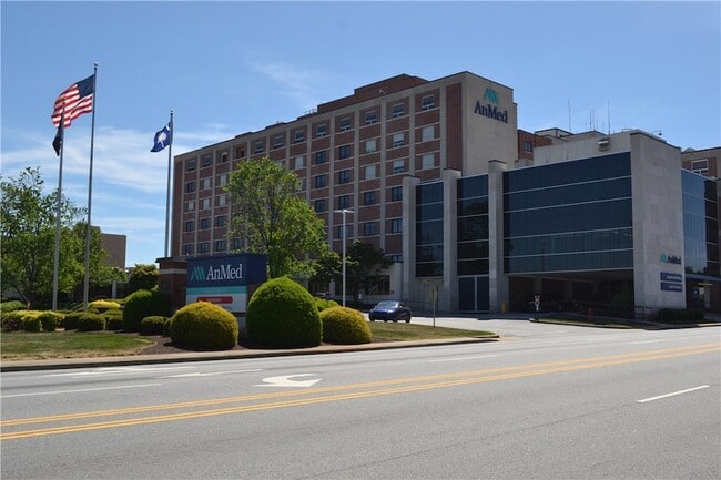 Building Photo - 205 E Broad St