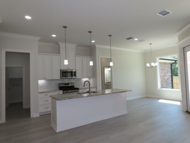 Building Photo - Luxurious, Built in 2024!  3 Bedroom, 2 Ba...