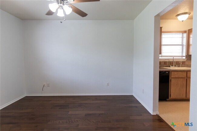 Building Photo - 4507 Aspen Dr