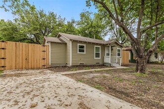 Building Photo - 3004 Ballinger Dr