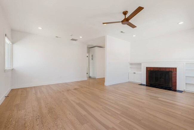 Building Photo - 4 Bedroom West Seattle View Retreat | Fully Remodeled Home with Sound Views & RV Parking