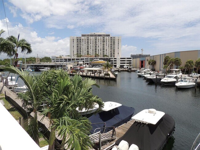 Building Photo - 13155 Ixora Ct