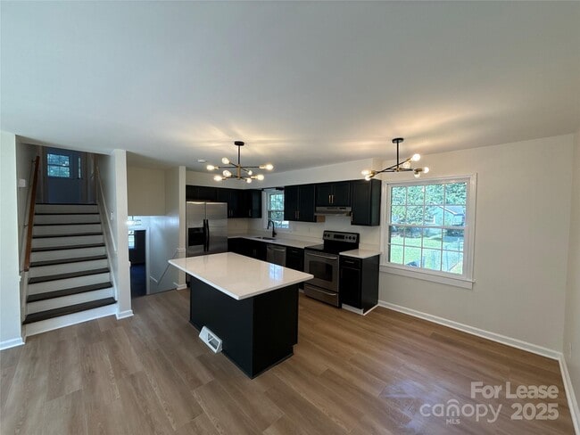 Building Photo - 6201 Bonnybrook Ln